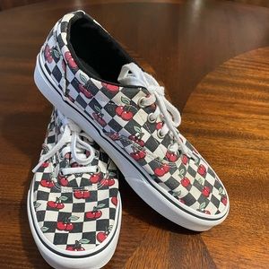 WOMEN'S VANS DOHENY CHECKER 🍒 SKATE SHOES